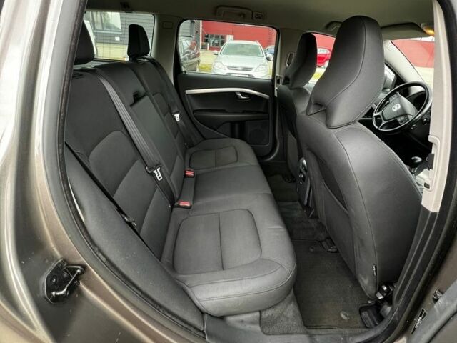 Коричневый Вольво В70, объемом двигателя 1.6 л и пробегом 273 тыс. км за 5200 $, фото 8 на Automoto.ua