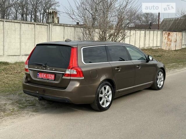 Коричневий Вольво V70, об'ємом двигуна 1.6 л та пробігом 257 тис. км за 11800 $, фото 10 на Automoto.ua