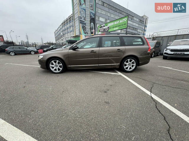 Коричневый Вольво В70, объемом двигателя 2.4 л и пробегом 203 тыс. км за 17500 $, фото 52 на Automoto.ua