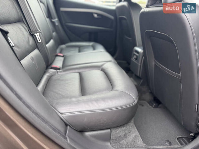 Коричневый Вольво В70, объемом двигателя 2.4 л и пробегом 203 тыс. км за 17500 $, фото 28 на Automoto.ua