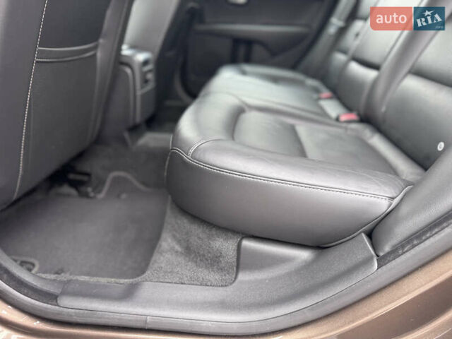 Коричневый Вольво В70, объемом двигателя 2.4 л и пробегом 203 тыс. км за 17500 $, фото 31 на Automoto.ua