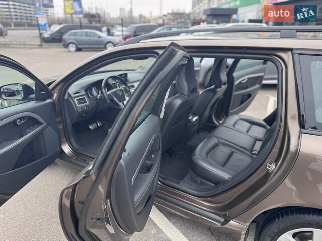 Коричневый Вольво В70, объемом двигателя 2.4 л и пробегом 203 тыс. км за 17500 $, фото 20 на Automoto.ua