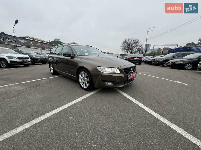 Коричневый Вольво В70, объемом двигателя 2.4 л и пробегом 203 тыс. км за 17500 $, фото 56 на Automoto.ua