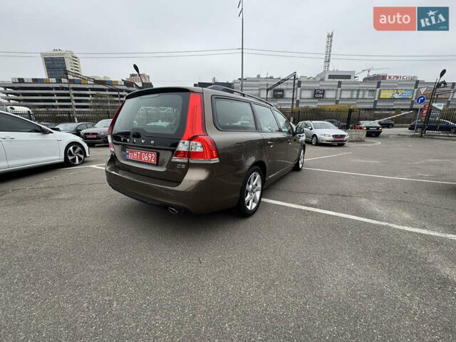 Коричневый Вольво В70, объемом двигателя 2.4 л и пробегом 203 тыс. км за 17500 $, фото 54 на Automoto.ua