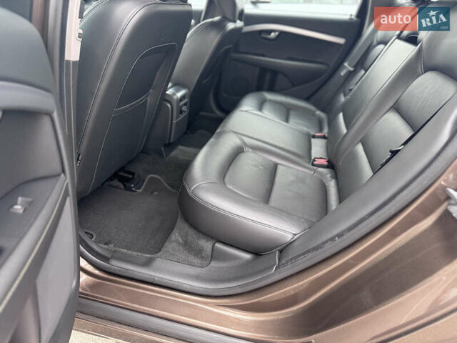 Коричневый Вольво В70, объемом двигателя 2.4 л и пробегом 203 тыс. км за 17500 $, фото 30 на Automoto.ua