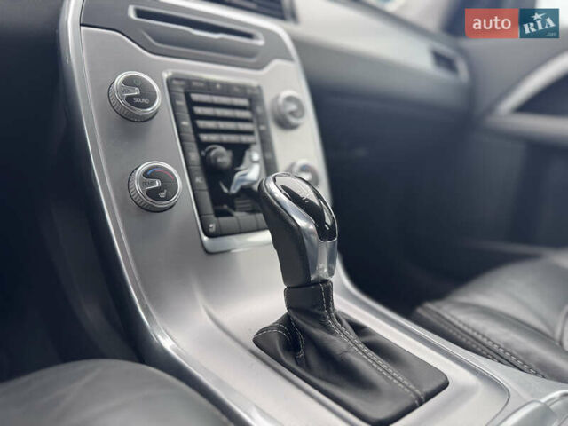 Коричневый Вольво В70, объемом двигателя 2.4 л и пробегом 203 тыс. км за 17500 $, фото 35 на Automoto.ua