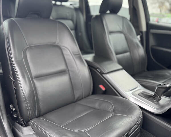 Коричневый Вольво В70, объемом двигателя 2.4 л и пробегом 203 тыс. км за 17500 $, фото 26 на Automoto.ua