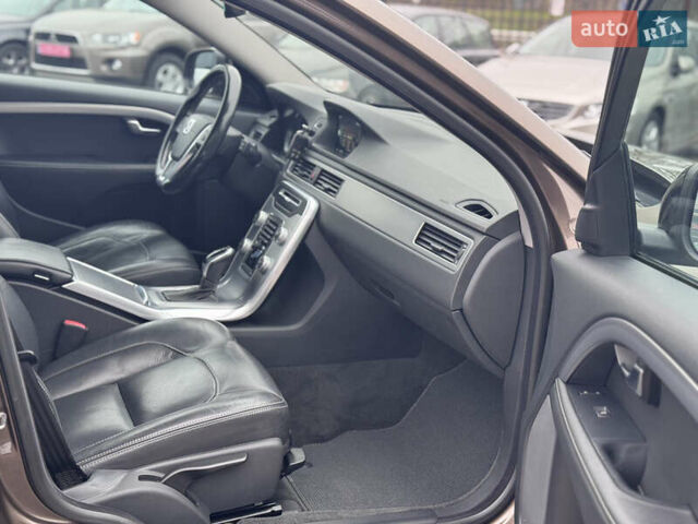 Коричневый Вольво В70, объемом двигателя 2.4 л и пробегом 203 тыс. км за 17500 $, фото 24 на Automoto.ua