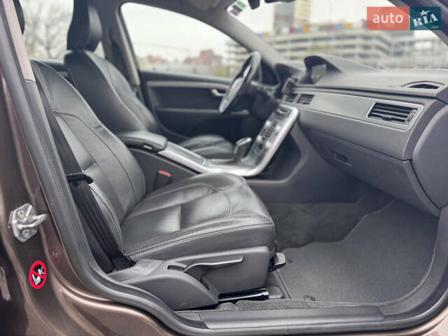 Коричневый Вольво В70, объемом двигателя 2.4 л и пробегом 203 тыс. км за 17500 $, фото 25 на Automoto.ua