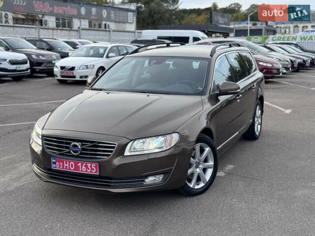 Коричневий Вольво V70, об'ємом двигуна 2 л та пробігом 215 тис. км за 16400 $, фото 10 на Automoto.ua