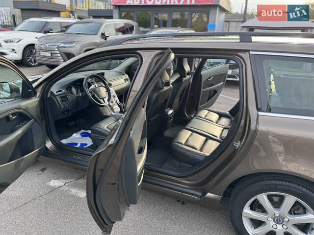 Коричневий Вольво V70, об'ємом двигуна 2 л та пробігом 215 тис. км за 16400 $, фото 18 на Automoto.ua