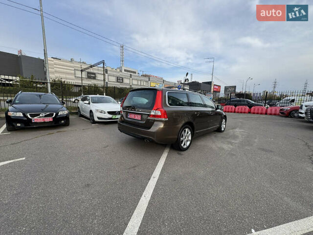 Коричневий Вольво V70, об'ємом двигуна 2 л та пробігом 215 тис. км за 16400 $, фото 56 на Automoto.ua