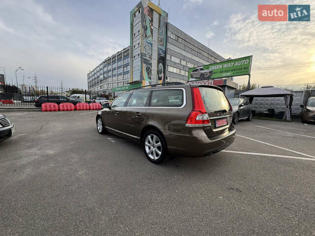 Коричневий Вольво V70, об'ємом двигуна 2 л та пробігом 215 тис. км за 16400 $, фото 58 на Automoto.ua