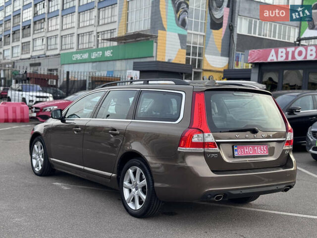 Коричневий Вольво V70, об'ємом двигуна 2 л та пробігом 215 тис. км за 16400 $, фото 5 на Automoto.ua