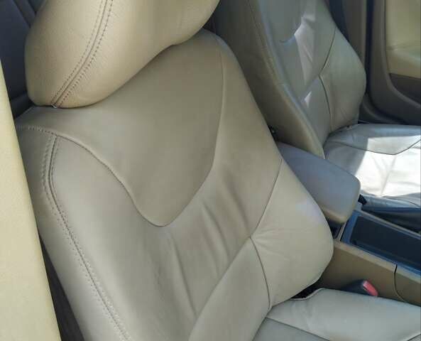 Червоний Вольво V70, об'ємом двигуна 2.44 л та пробігом 280 тис. км за 6400 $, фото 9 на Automoto.ua
