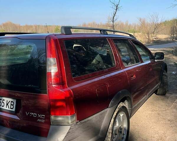 Красный Вольво В70, объемом двигателя 2.43 л и пробегом 298 тыс. км за 4750 $, фото 4 на Automoto.ua