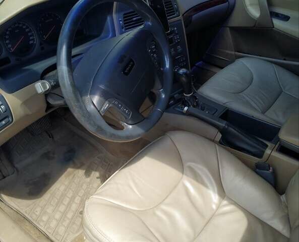 Червоний Вольво V70, об'ємом двигуна 2.44 л та пробігом 280 тис. км за 6400 $, фото 6 на Automoto.ua
