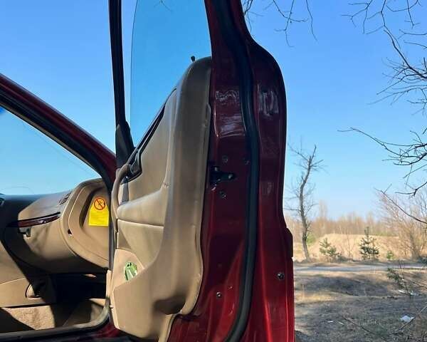 Красный Вольво В70, объемом двигателя 2.43 л и пробегом 298 тыс. км за 4750 $, фото 16 на Automoto.ua