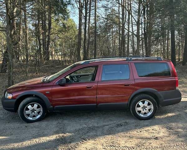 Красный Вольво В70, объемом двигателя 2.43 л и пробегом 298 тыс. км за 4750 $, фото 2 на Automoto.ua