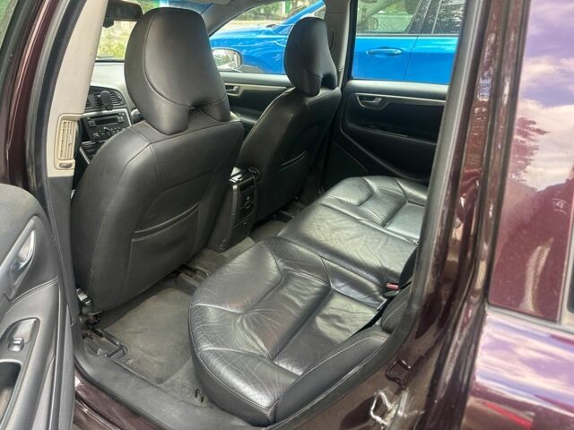 Червоний Вольво V70, об'ємом двигуна 2.4 л та пробігом 300 тис. км за 3700 $, фото 11 на Automoto.ua