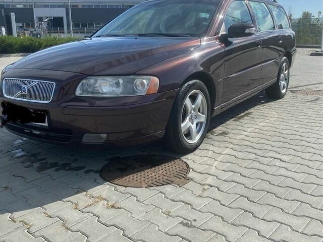 Червоний Вольво V70, об'ємом двигуна 2.4 л та пробігом 300 тис. км за 3700 $, фото 2 на Automoto.ua