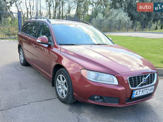 Червоний Вольво V70, об'ємом двигуна 2 л та пробігом 236 тис. км за 7500 $, фото 3 на Automoto.ua
