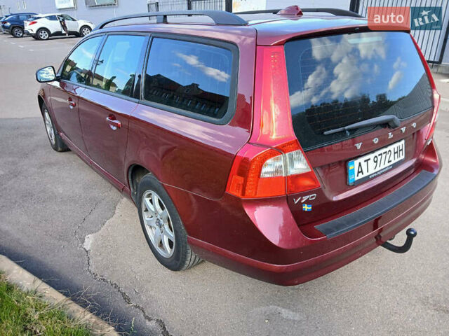 Червоний Вольво V70, об'ємом двигуна 2 л та пробігом 236 тис. км за 7500 $, фото 4 на Automoto.ua