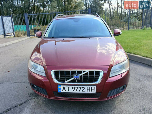 Червоний Вольво V70, об'ємом двигуна 2 л та пробігом 236 тис. км за 7500 $, фото 1 на Automoto.ua