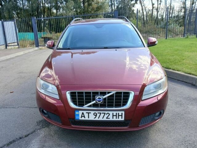 Червоний Вольво V70, об'ємом двигуна 2 л та пробігом 236 тис. км за 7500 $, фото 3 на Automoto.ua