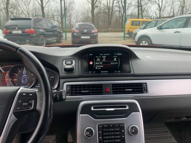 Красный Вольво В70, объемом двигателя 2 л и пробегом 221 тыс. км за 9299 $, фото 10 на Automoto.ua