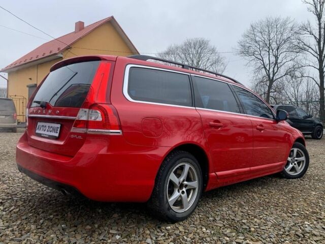 Красный Вольво В70, объемом двигателя 2 л и пробегом 221 тыс. км за 9299 $, фото 5 на Automoto.ua