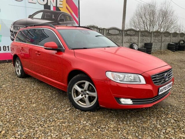 Красный Вольво В70, объемом двигателя 2 л и пробегом 221 тыс. км за 9299 $, фото 1 на Automoto.ua