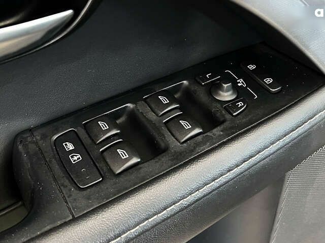 Вольво В70, объемом двигателя 4.25 л и пробегом 223 тыс. км за 12250 $, фото 16 на Automoto.ua