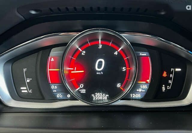 Вольво В70, объемом двигателя 4.25 л и пробегом 223 тыс. км за 12250 $, фото 14 на Automoto.ua