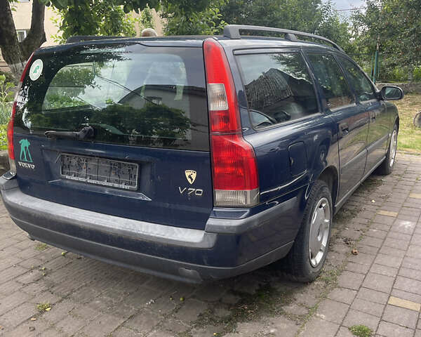 Вольво В70, объемом двигателя 2.4 л и пробегом 340 тыс. км за 2300 $, фото 2 на Automoto.ua