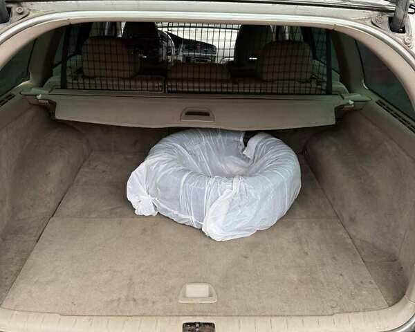 Вольво В70, объемом двигателя 2.4 л и пробегом 365 тыс. км за 3069 $, фото 6 на Automoto.ua