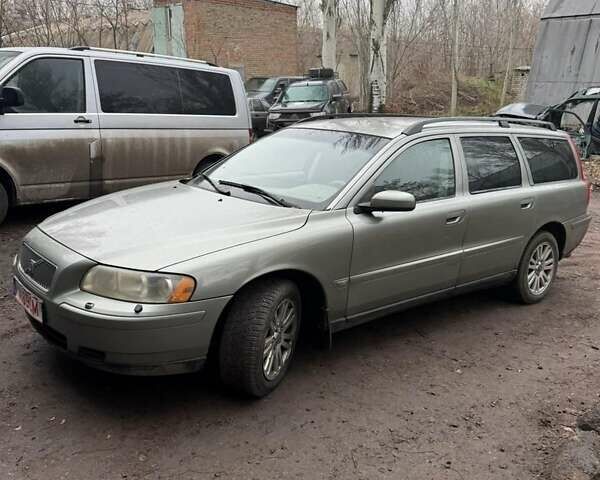 Вольво В70, объемом двигателя 2.4 л и пробегом 365 тыс. км за 3069 $, фото 2 на Automoto.ua