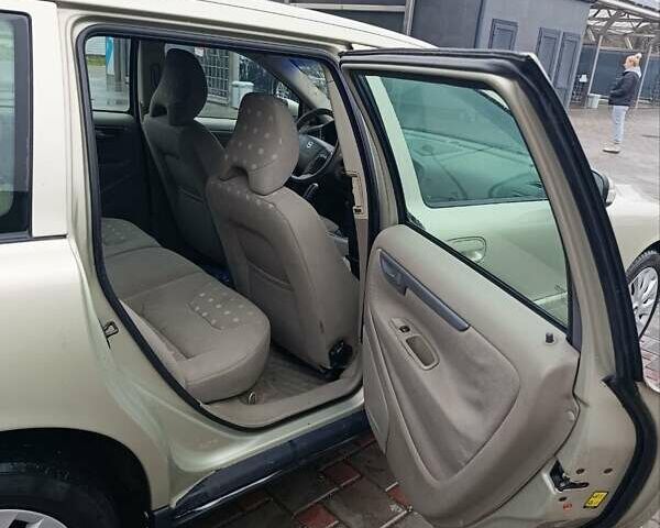 Вольво В70, объемом двигателя 0 л и пробегом 500 тыс. км за 3100 $, фото 4 на Automoto.ua