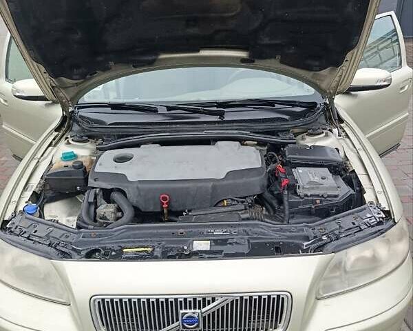 Вольво В70, объемом двигателя 0 л и пробегом 500 тыс. км за 3100 $, фото 2 на Automoto.ua