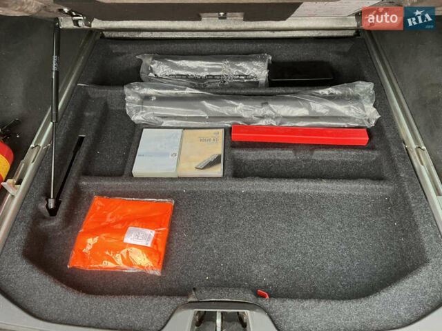 Вольво V70, об'ємом двигуна 2 л та пробігом 270 тис. км за 7000 $, фото 18 на Automoto.ua