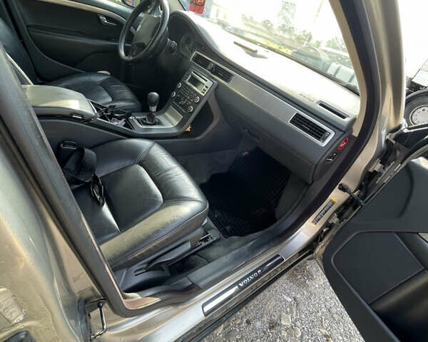 Вольво В70, объемом двигателя 2 л и пробегом 277 тыс. км за 7300 $, фото 6 на Automoto.ua