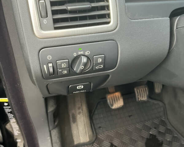 Вольво V70, об'ємом двигуна 2 л та пробігом 270 тис. км за 7000 $, фото 10 на Automoto.ua