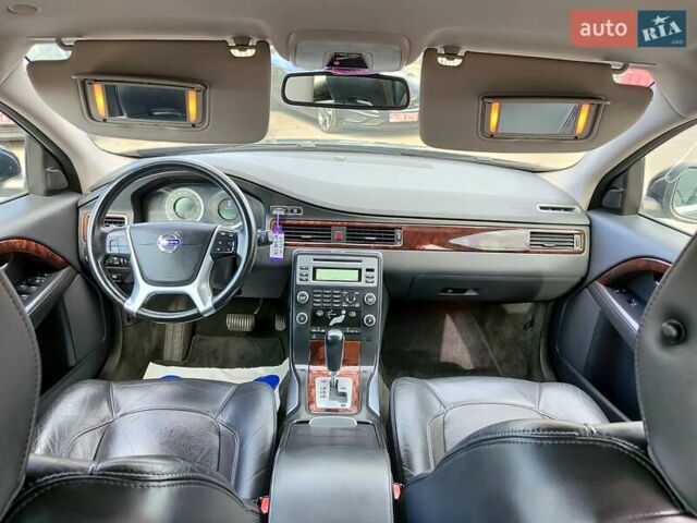 Вольво В70, объемом двигателя 1.98 л и пробегом 261 тыс. км за 12499 $, фото 1 на Automoto.ua