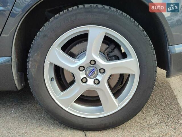 Вольво В70, объемом двигателя 1.98 л и пробегом 261 тыс. км за 12499 $, фото 11 на Automoto.ua