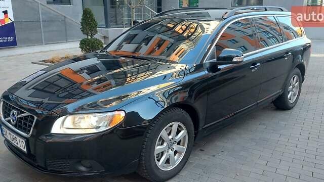 Вольво V70, об'ємом двигуна 2 л та пробігом 276 тис. км за 9600 $, фото 2 на Automoto.ua