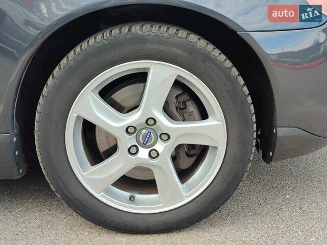 Вольво В70, объемом двигателя 1.98 л и пробегом 261 тыс. км за 12499 $, фото 19 на Automoto.ua