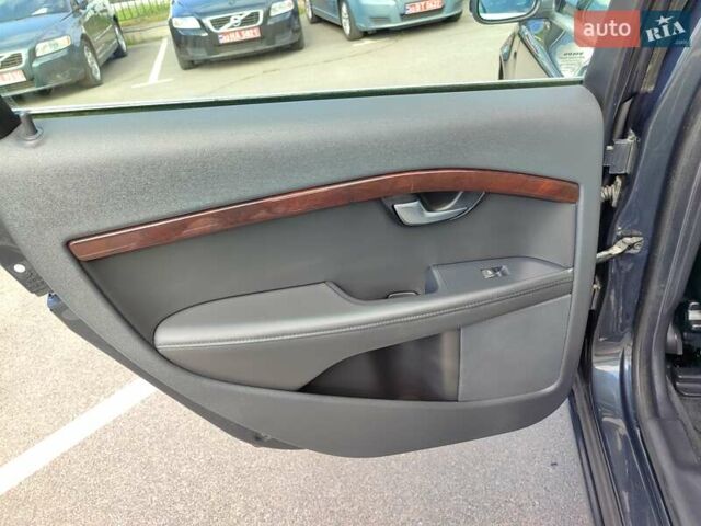 Вольво В70, объемом двигателя 1.98 л и пробегом 261 тыс. км за 12499 $, фото 38 на Automoto.ua