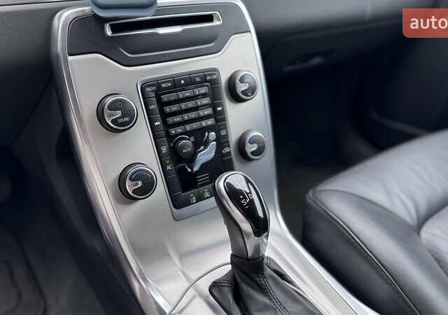 Вольво В70, объемом двигателя 2 л и пробегом 243 тыс. км за 11100 $, фото 26 на Automoto.ua