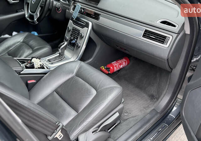 Вольво В70, объемом двигателя 2 л и пробегом 243 тыс. км за 11100 $, фото 29 на Automoto.ua