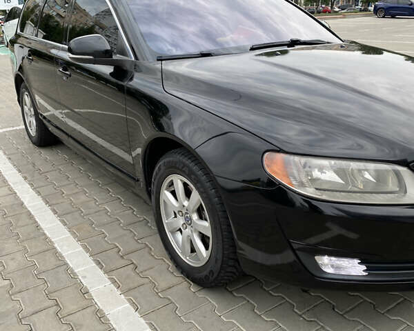 Вольво V70, об'ємом двигуна 2 л та пробігом 204 тис. км за 9300 $, фото 3 на Automoto.ua